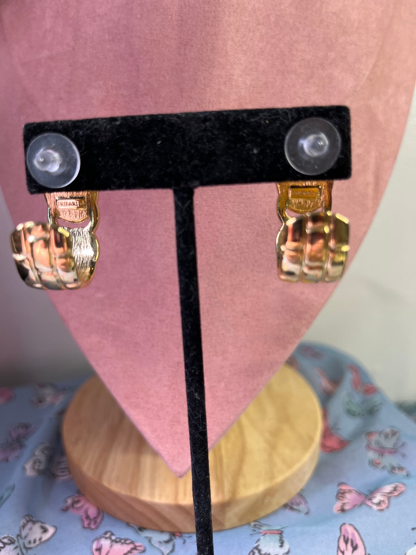 C#4 90s TRAFARI Gold-tone blue Mogul style huggers.