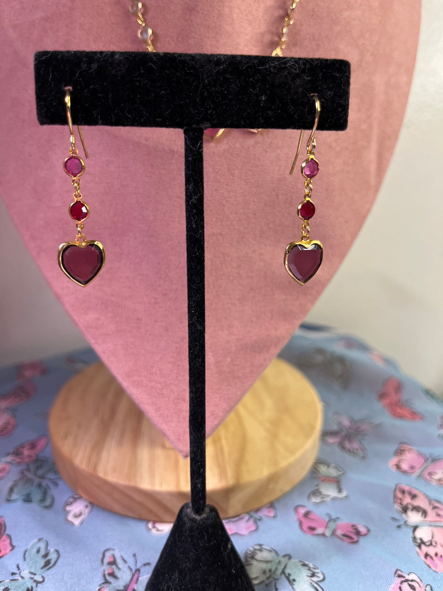 C#8 One of a kind sample piece made by a jewelry factory on Road Island. They never produced this Iine for the public. Glass drop drop earrings