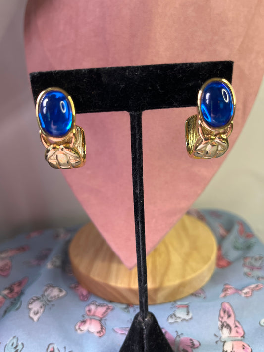 C#4 90s TRAFARI Gold-tone blue Mogul style huggers.